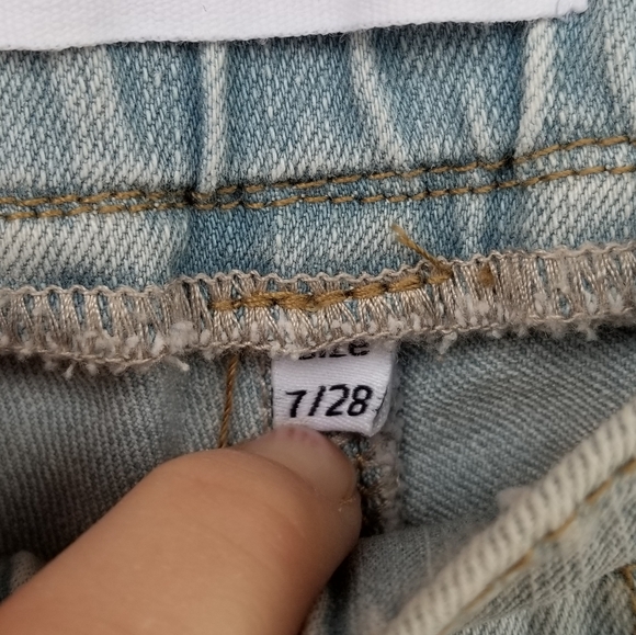 Ashley Mason Joggers Light Wash - Picture 8 of 10